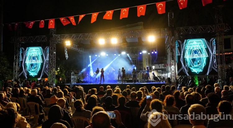 Çeşme Festivali coşkuyla başladı
