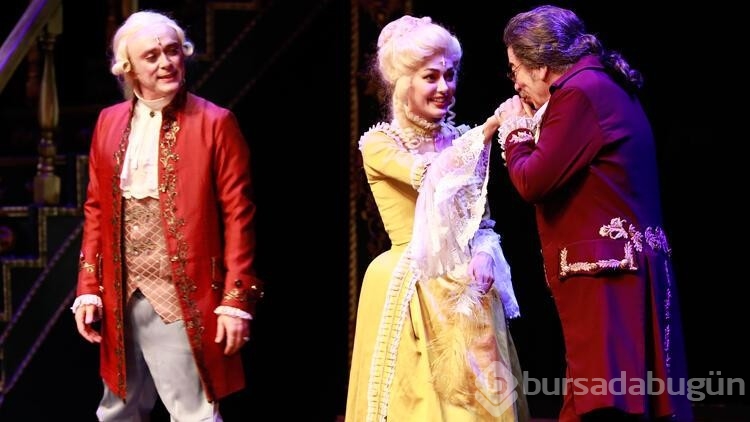 "Amadeus"un ilk oyununa ünlü yağmuru
