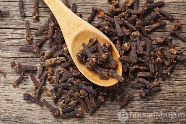 Çayınıza neden karanfil atmalısınız?
