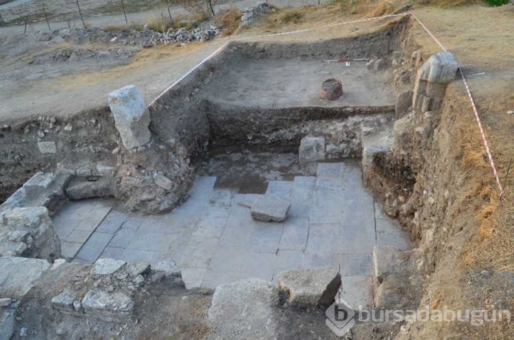 Sebastapolis'teki kazılarda bronz haç bulundu