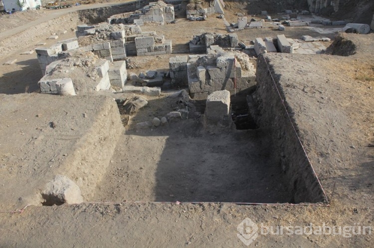 Sebastapolis'teki kazılarda bronz haç bulundu