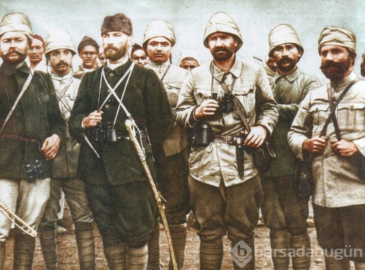 Atatürk'ün sol gözündeki savaş izi