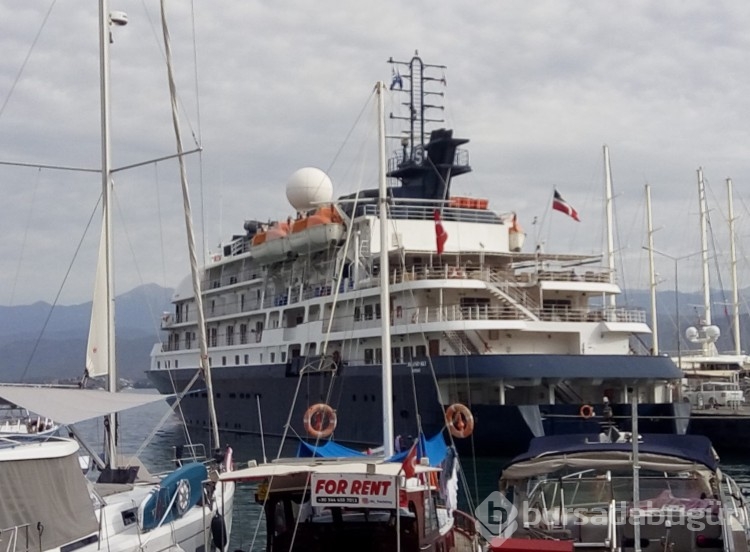 Fethiye'ye gelen turistler esnafı sevindirdi