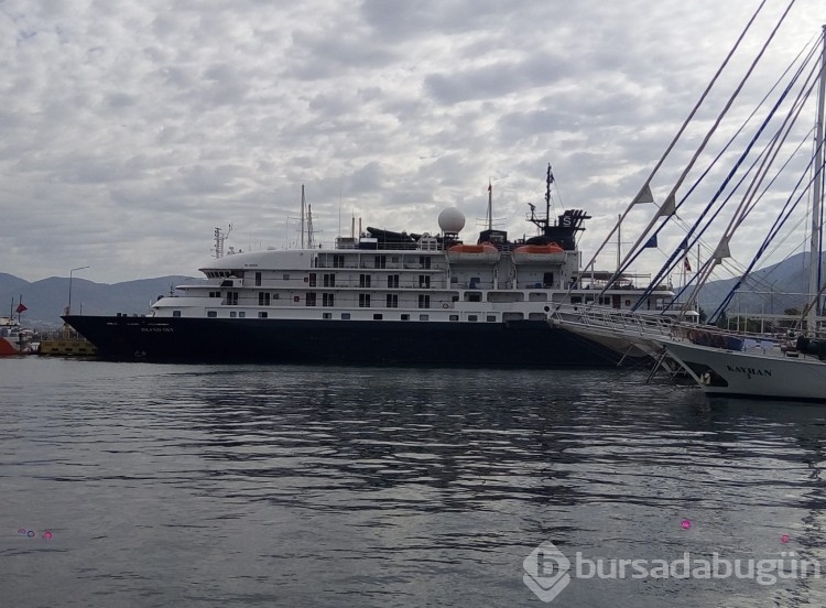 Fethiye'ye gelen turistler esnafı sevindirdi