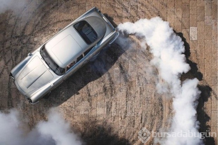 James Bond'un otomobili 60 milyon TL'ye satıldı
