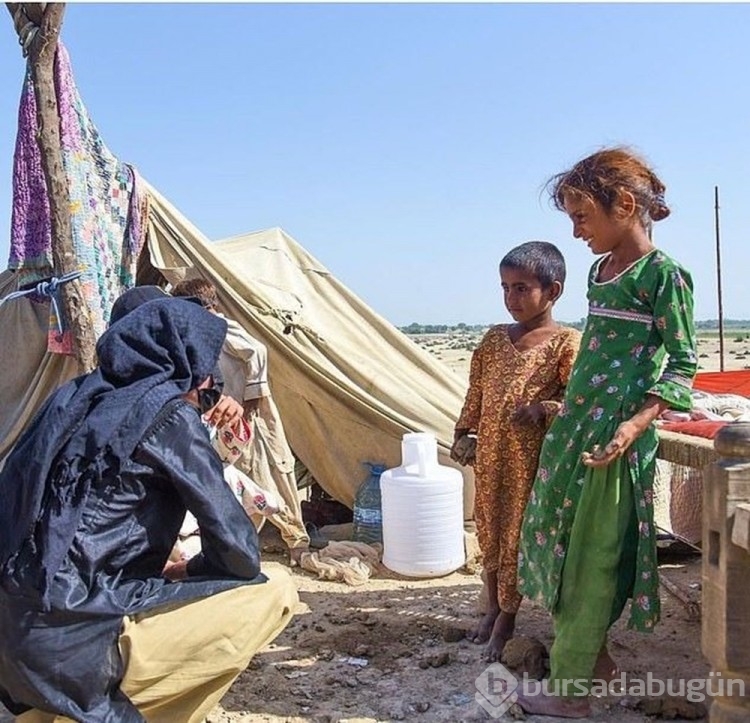 Angelina Jolie Pakistan'dan bildirdi