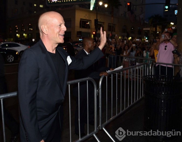 Bruce Willis 'Deepfake' ile dijital ikizinin kullanılmasına izin verdi
