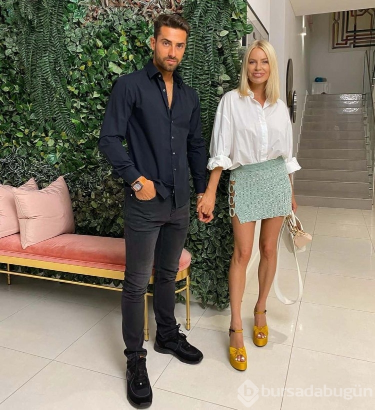 Sergio Carrallo ve Caroline Stanbury birbirlerini öpmeye doyamadı

