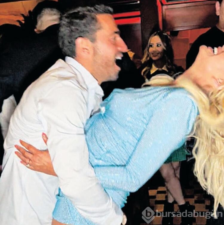 Sergio Carrallo ve Caroline Stanbury birbirlerini öpmeye doyamadı
