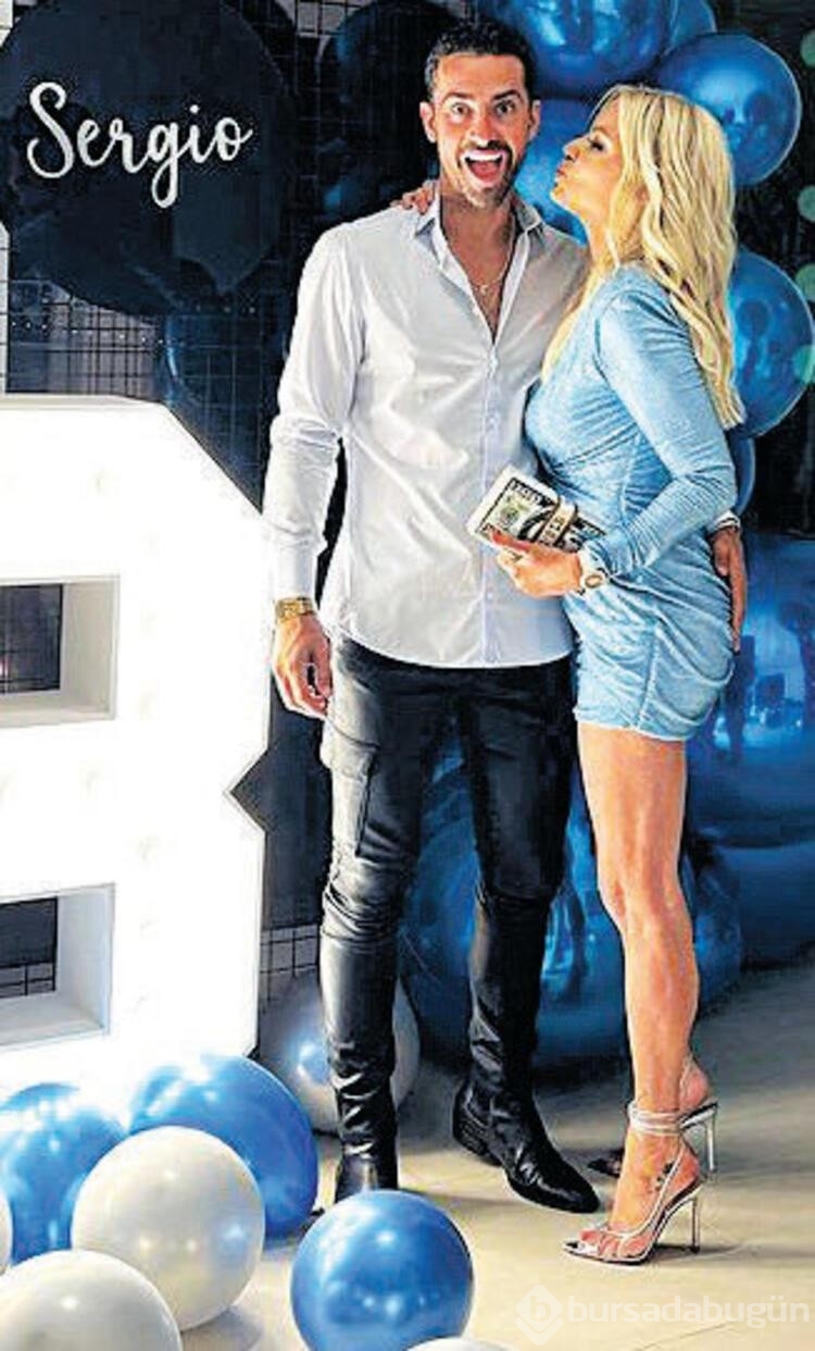 Sergio Carrallo ve Caroline Stanbury birbirlerini öpmeye doyamadı
