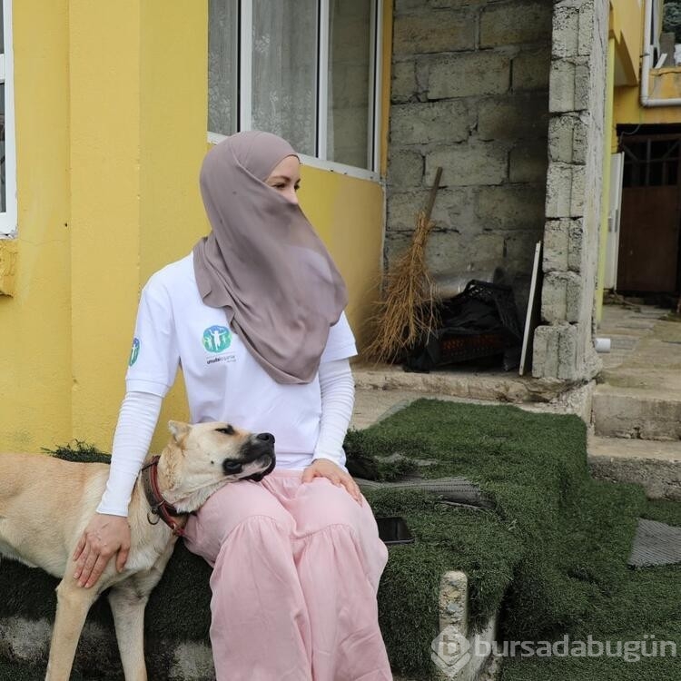 Gamze Özçelik'in mutlu günü