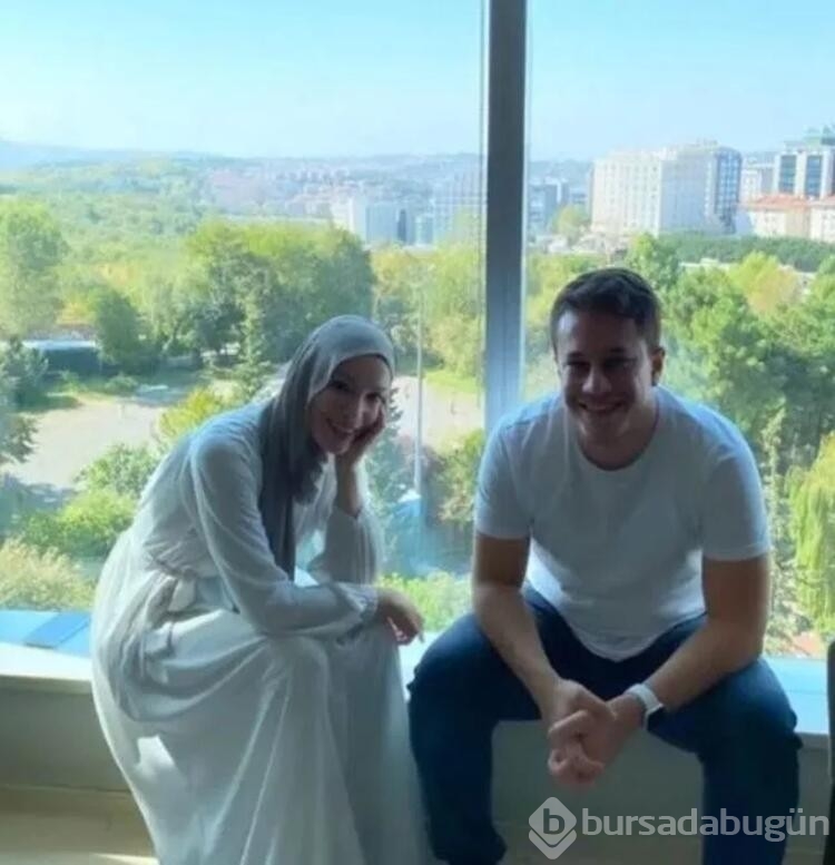 Gamze Özçelik'in mutlu günü