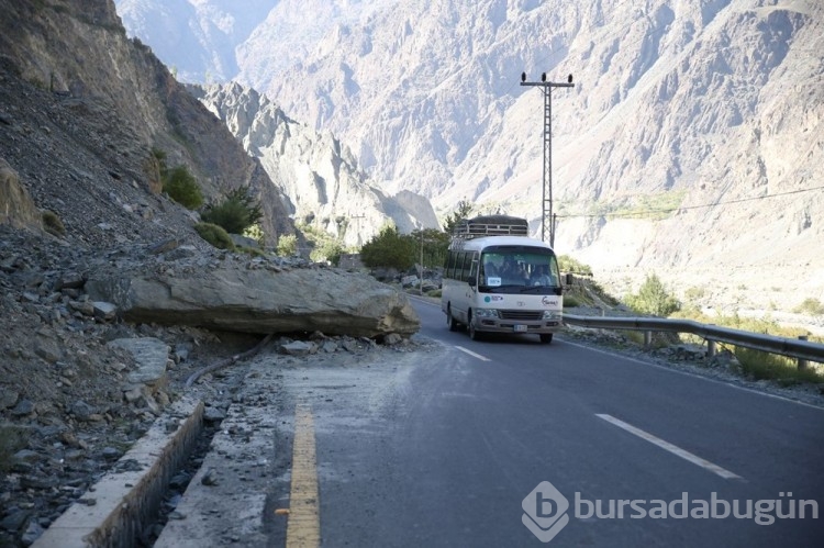 Dünyanın en tehlikeli yollarından Karakurum Geçidi