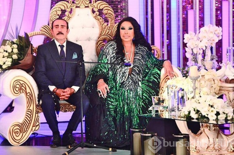 Bülent Ersoy'a kuyumcu hayranından zümrüt ve pırlantadan oluşan yüzük!

