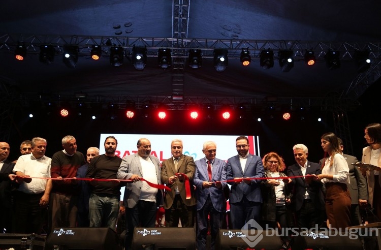 Onur Akın ve Aydilge Ataşehir'de konser verdi