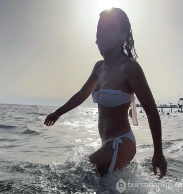 Cansu Tosun'un deniz keyfi
