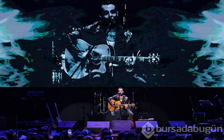 Gökhan Türkmen'den kalplere dokunan gece
