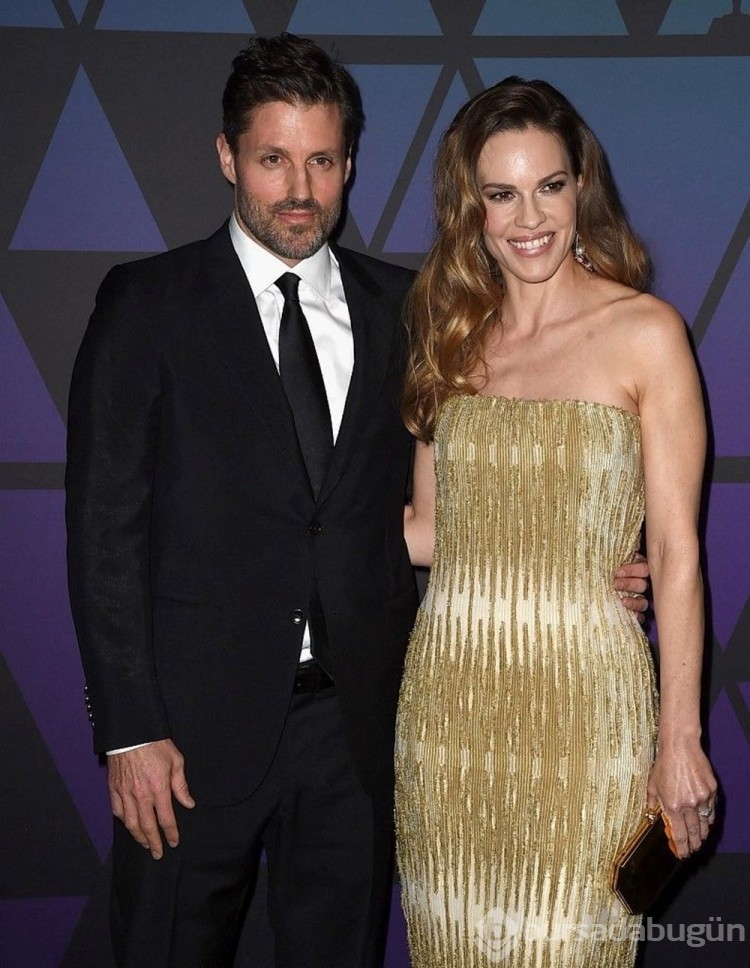 Oscar ödüllü oyuncu Hilary Swank ikiz bebek bekliyor