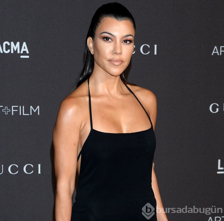 Kourtney Kardashian: Travis Barker yeni kıvrımlarımı sevmemi sağladı!
