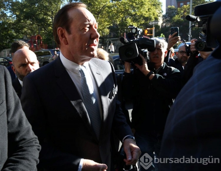 ABD'li oyuncu Kevin Spacey cinsel saldırı suçlamasıyla yargılanıyor