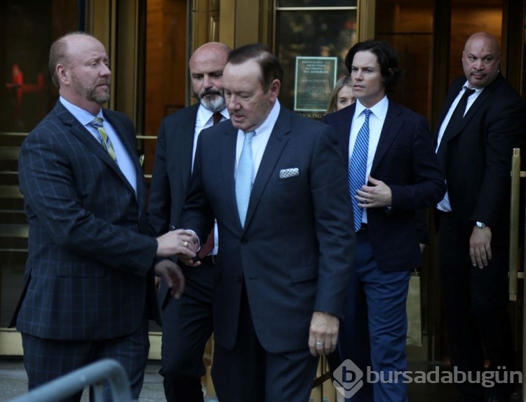 ABD'li oyuncu Kevin Spacey cinsel saldırı suçlamasıyla yargılanıyor