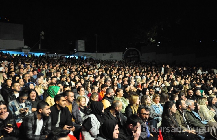 Yıldız Tilbe, Bursa'da sevenlerini coşturdu