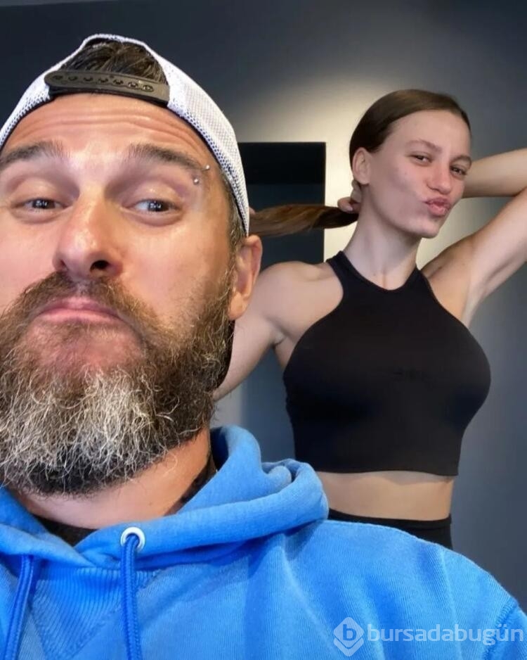 Serenay Sarıkaya'dan sıfır makyaj pozu