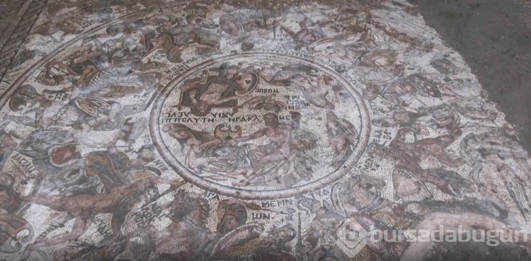 Suriye'de 1600 yıllık Roma mozaiği bulundu