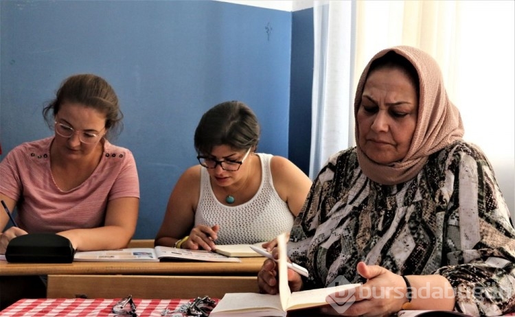 Antalya'ya gelen Rus ve Ukraynalılar aynı sınıfta