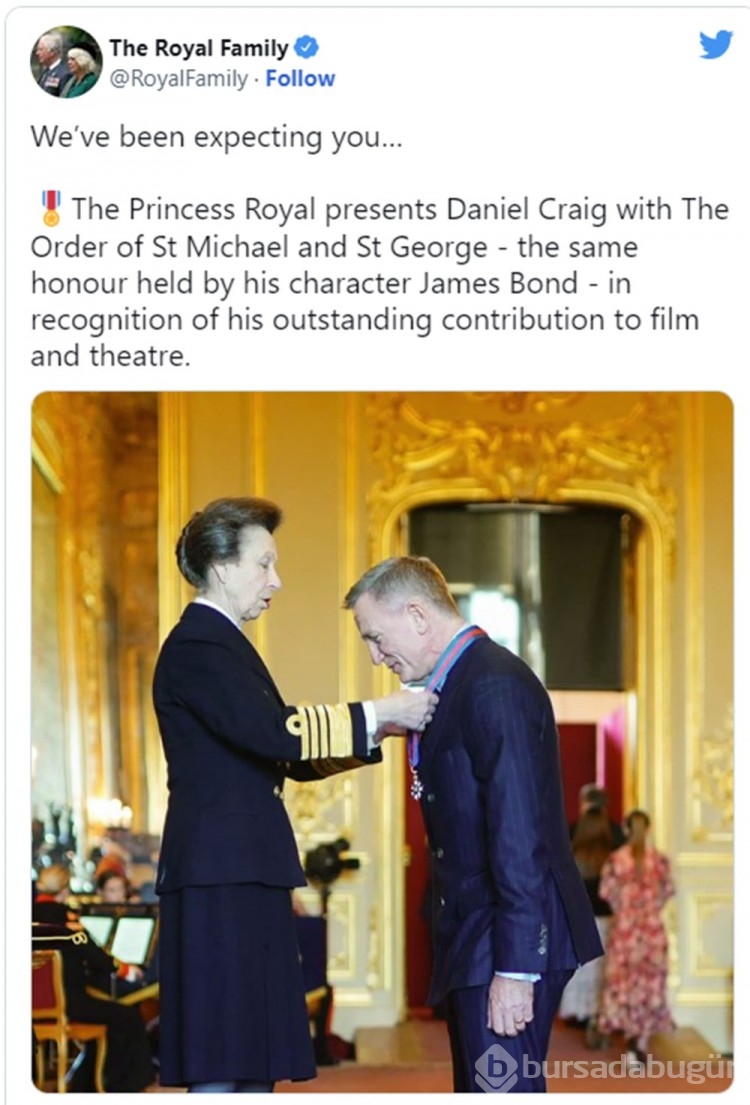Daniel Craig'e kraliyet nişanı verildi