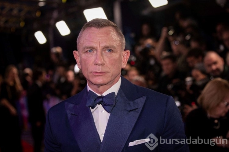 Daniel Craig'e kraliyet nişanı verildi
