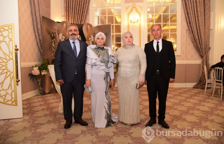 İlknur Seviş ve Semih Eraslan'ın 9 şahitli nikahı