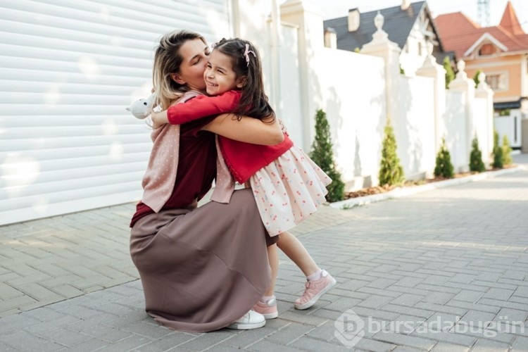"Bugün okul nasıl geçti?" yerine sorabileceğiniz sorular