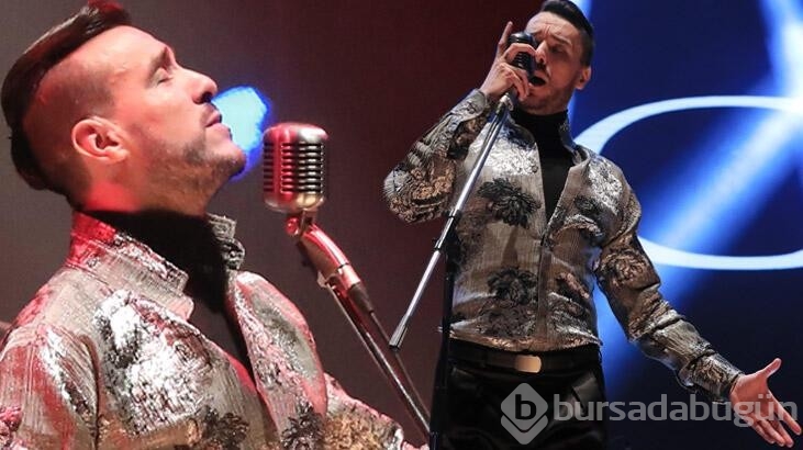 Cem Adrian, Kuruçeşme Açıkhava'da sesiyle büyüledi