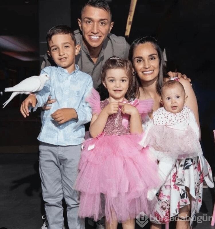 Muslera çocuklar gibi eğlendi
