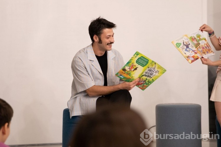 Kubilay Aka İstanbul Bienali'nde çocuklarla buluştu
