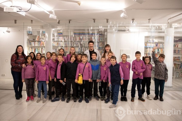 Kubilay Aka İstanbul Bienali'nde çocuklarla buluştu

