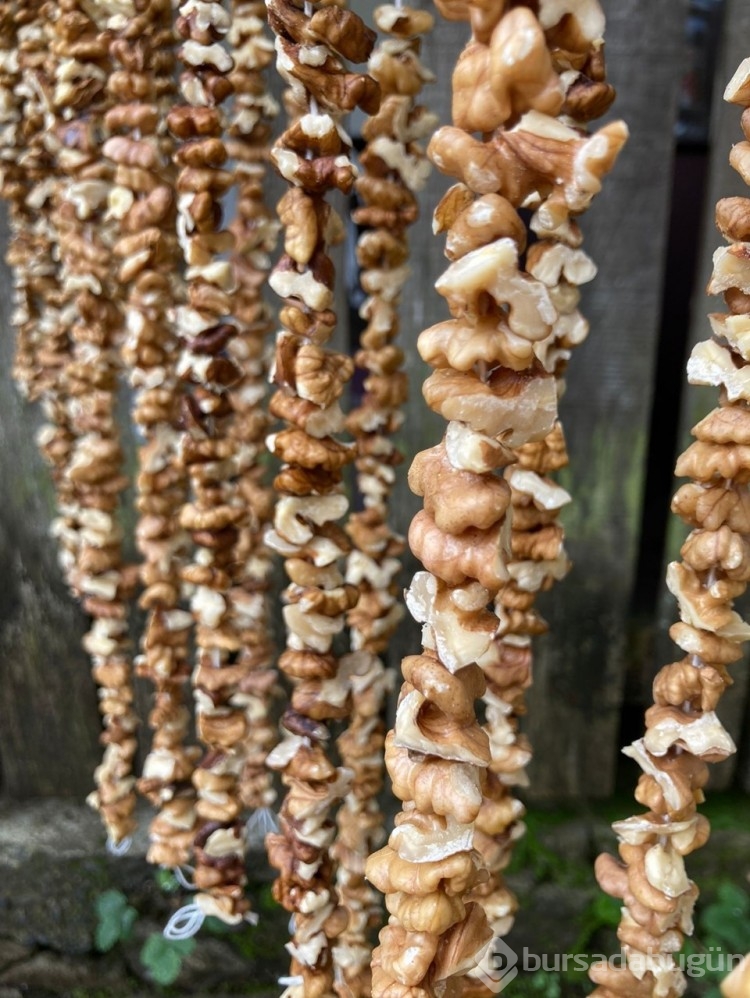 Arhavi'de kadınlar imece usulü köme pestil yapımına başladı
