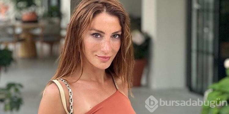 Merve Oflaz, pencereli pantolonu