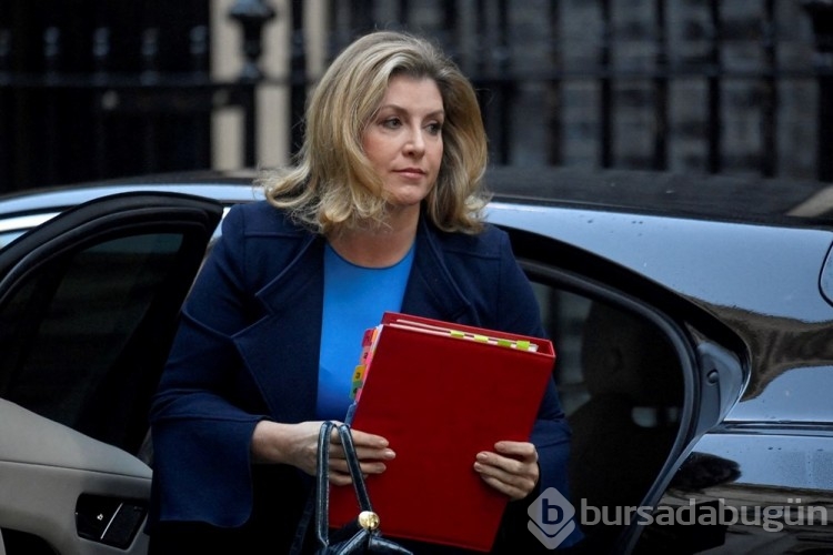 İngiltere'de istifa eden Liz Truss'ın yerine başbakanlık koltuğuna kim geçecek?