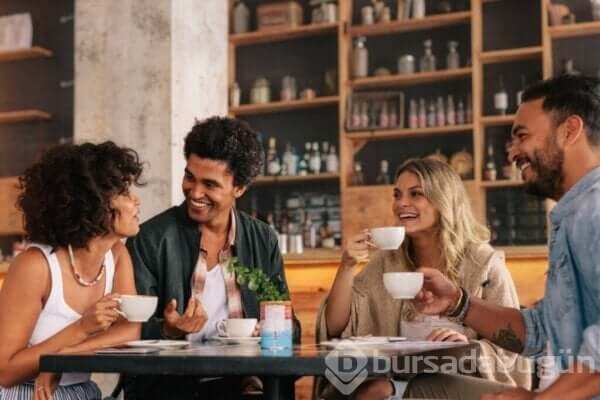 Yeni insanlarla tanışırken çok konuşmanın aslında iyi bir şey olabileceği açıklandı

