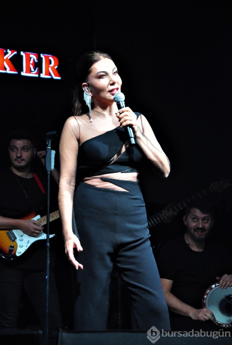 Ebru Yaşar'dan Bursa'da müzik dolu gece
