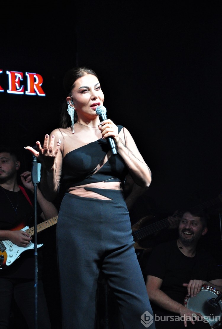 Ebru Yaşar'dan Bursa'da müzik dolu gece