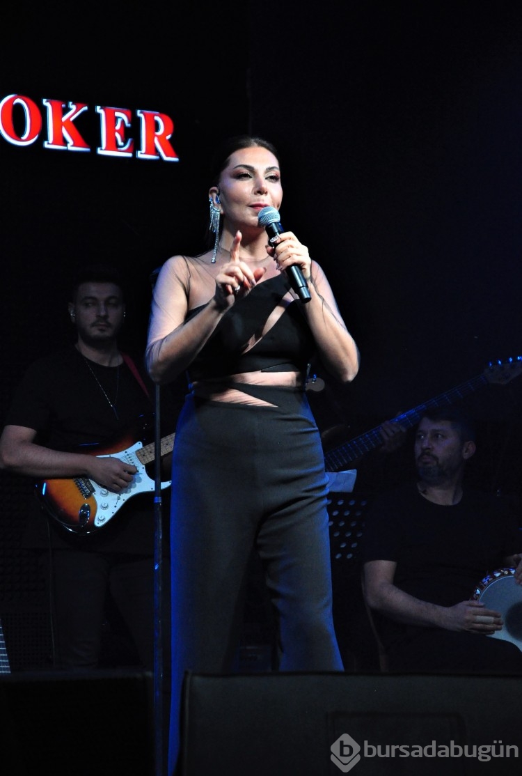 Ebru Yaşar'dan Bursa'da müzik dolu gece