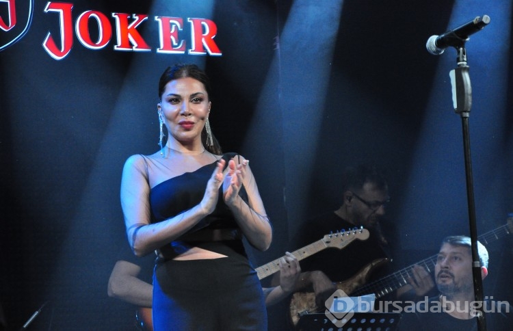 Ebru Yaşar'dan Bursa'da müzik dolu gece