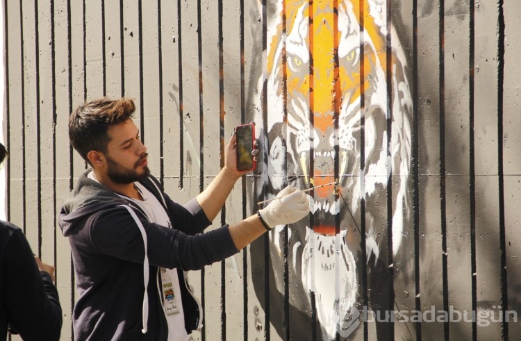 Bursa'da 'sprey seni çağırıyor!'
