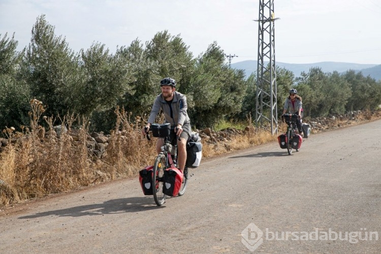 Almanya'dan yola çıkan iki çevrebilimci doğanın önemine vurgu için pedal basıyor