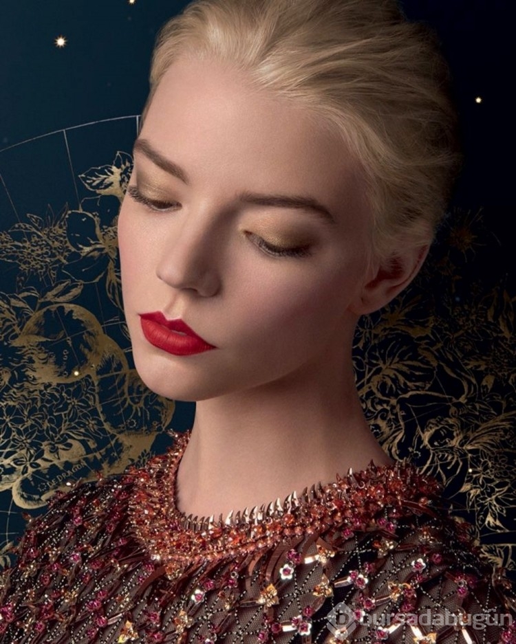 Anya Taylor-Joy Dior'un Noel kampanyasında