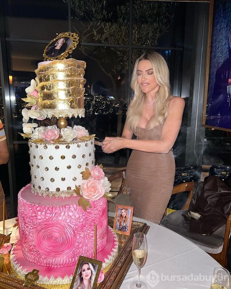 Hadise'den bornozlu paylaşım