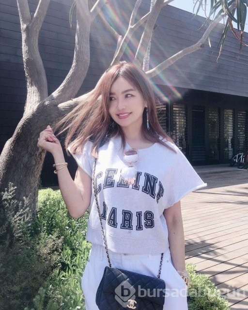 Japon model Risa Hirako gençliğin sırrını buldu